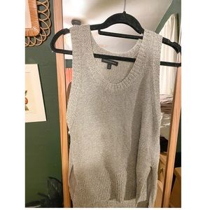 Banana Republic sweater vest. Size XS. Black and white knit.